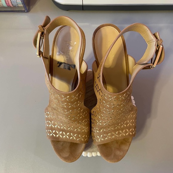 COPY - Michael Kors Brown Wood and Suede Wedges 10 - Picture 5 of 6